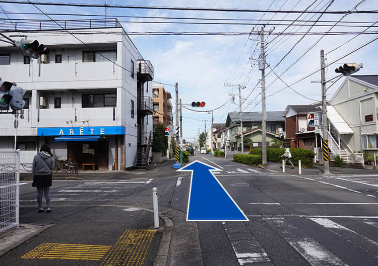 3つ目の信号も直進します